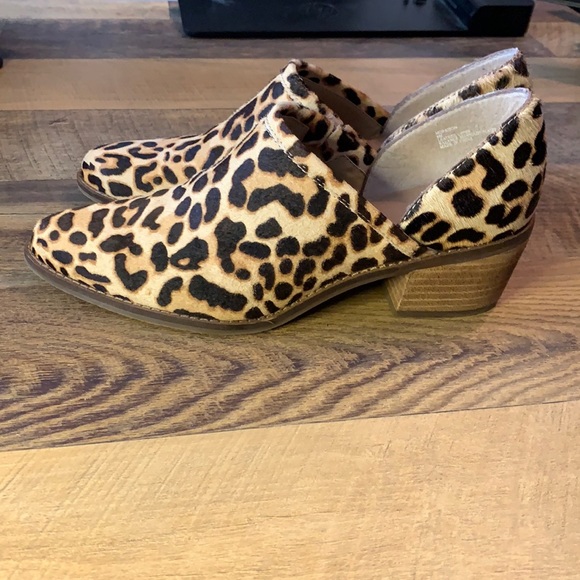 Crown Vintage Shoes - Crown Vintage leopard print booties
